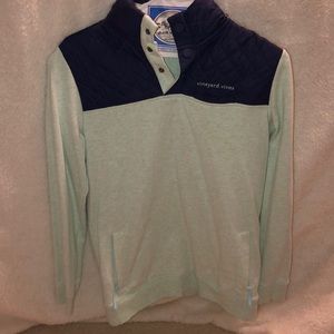 VINEYARD VINES boaters pull over